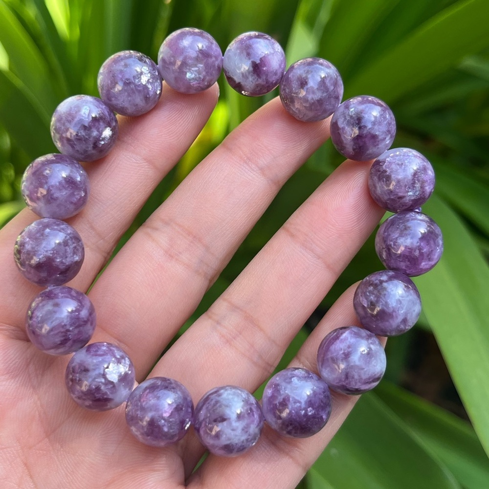 12mm stretchable high quality purple mica bracelet - Picture 10 of 10